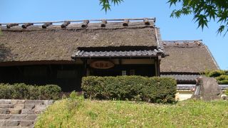 風情ある茅葺き民家