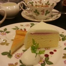 好きなチーズケーキを2種類選べます