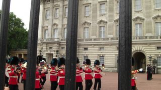 バッキンガム宮殿に行ってきました。