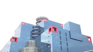 社屋にはハチエモンが大きく描かれています!!