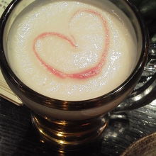 ビールの泡にハートが