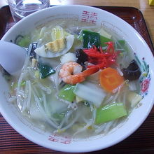 野菜ラーメンは通常価格700円となります（パス利用600円）