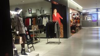 1968年、パリ。デニムコレクションを期限に誕生