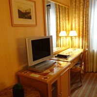 ＪＳＴＶで日本の番組が見られます。（ほとんどＮＨＫ）