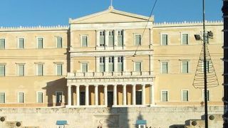 無名戦士の墓の後方にある建物です。