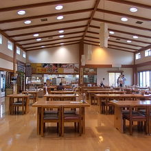 広々としたお食事用スペースもあります