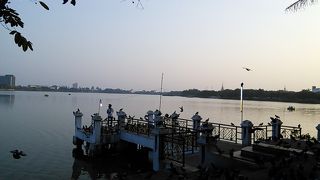 夕方になると人で賑わいます