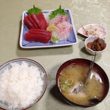 まるいちまぐろ地魚盛り定食