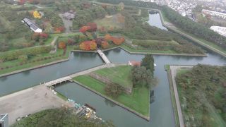 星の土塁に歴史を見る