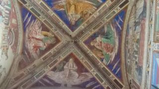 サンタゴスティーノ教会は回廊が美しいです♪