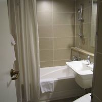 トイレは便座も温かく、自動フラッシュで良かったです