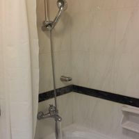 バスルームです。お湯の排水には時間がかかります！