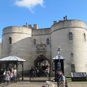 英国中世の代表的な城砦の遺跡