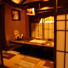 落ち着いた店内