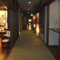 館内の畳敷き通路