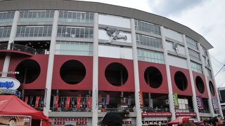 楽天koboスアジアムまではこの道をまっすぐ