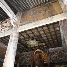 仏殿と地蔵蔵菩薩像