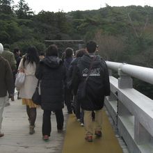 内宮へ行く五十鈴川にかかる橋