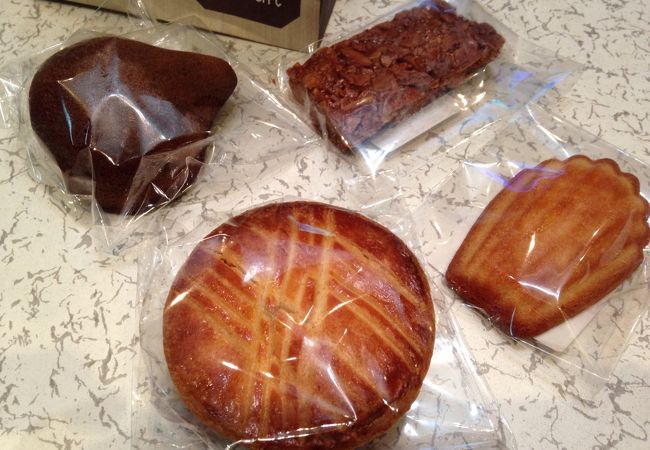 M.D.P.F Cuit (メゾン ド  プティ フール クウィ）