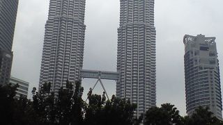 日本にはない立派な建物・施設です