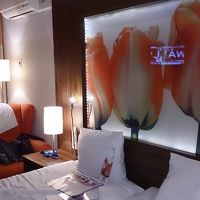 小さくても明るい客室