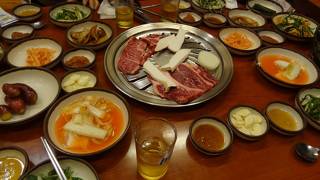 地元の人々で賑わう大型店