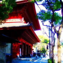 日比谷通りから見た　三解脱門