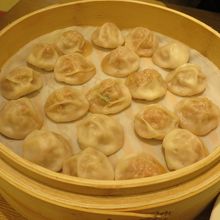 土日の朝限定　スープで食べるミニ小籠包320元