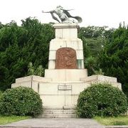 希望と平和を象徴している須磨浦公園のみどりの塔