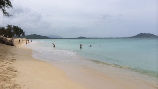 ビーチは小さく長いのですが、のんびりできてマルですね
