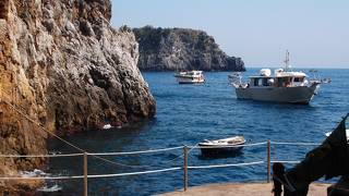 エメラルドの洞窟