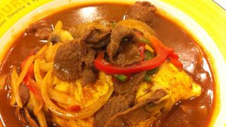 ショップ、レストラン、カフェ何でもあります