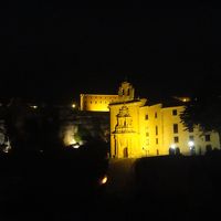 周りには何もありません。さすが修道院