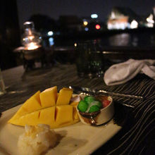 デザートのマンゴー