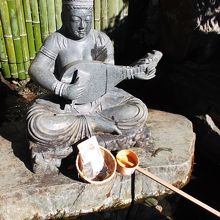 間近で拝顔・銭洗