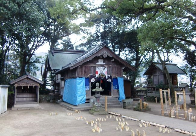 今宿の静かな神社です