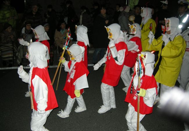 狐の行列で年明け