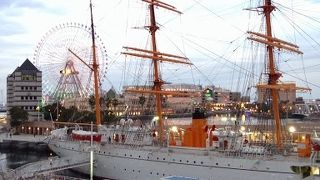 日本丸の実物が見れます