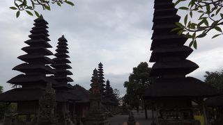 バリ島で最も美しく2番目に大きい「タマン・アユン寺院」