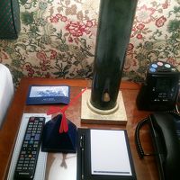 ベッドサイドにトンボの飾りがあった