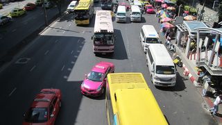 土日は朝から終日混雑します