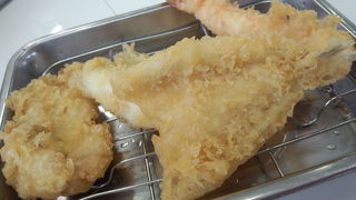 サクサクの天ぷら、並んででも是非！