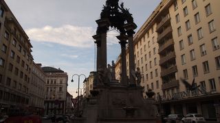 婚礼の泉のある広場