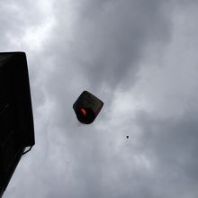 空にどんどん天燈が上がります