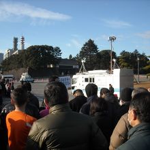 入場待ちです。