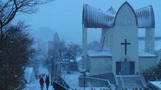 夜がライトアップされていて綺麗です。