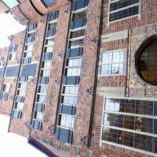 中世をしのばせる家並です。