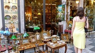 ウンベルト通りは優雅な散策とショッピング♪