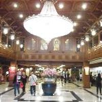 なんか古くて陰気なロビー