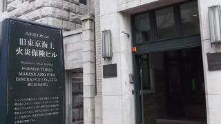 馬車道散策、横浜歴史的建築物のひとつ